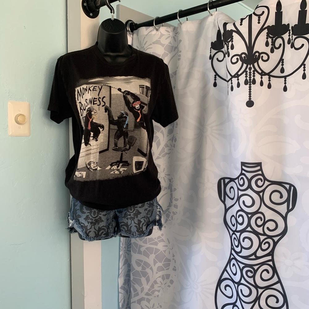 Riot Society graphic tee shirt. Size medium - Picture 3 of 7